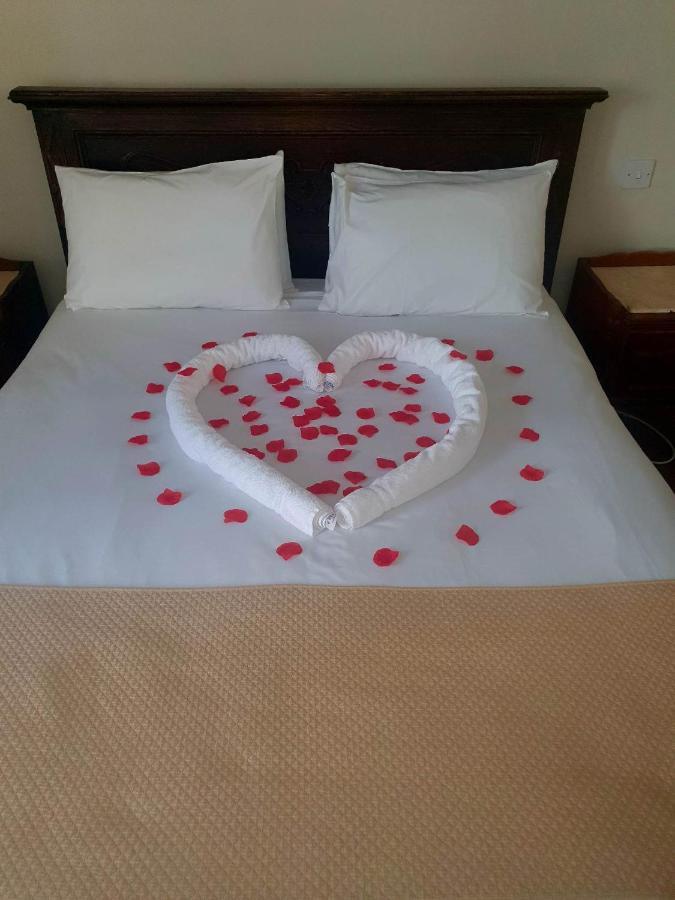 Rose Tor Hotel Llandudno Ngoại thất bức ảnh