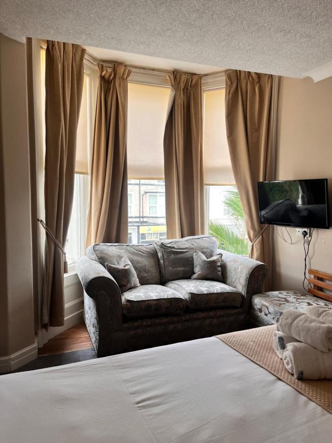 Rose Tor Hotel Llandudno Ngoại thất bức ảnh