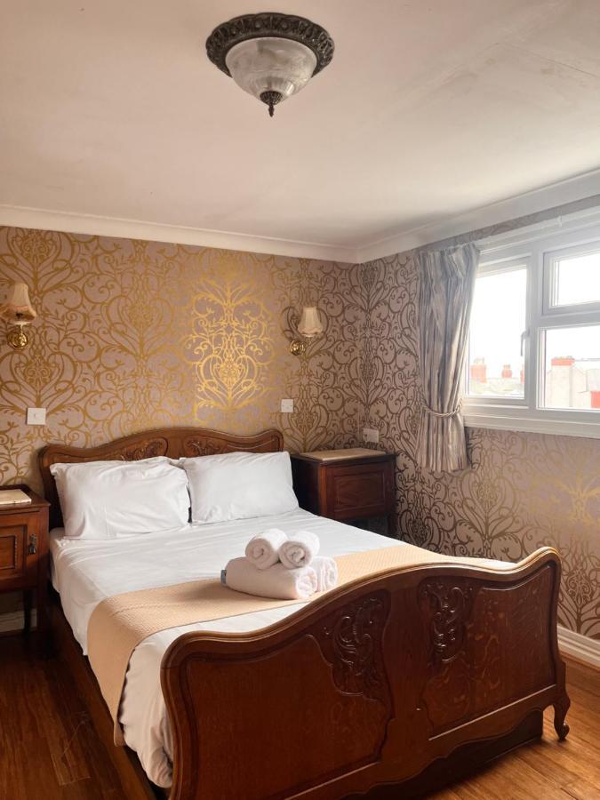 Rose Tor Hotel Llandudno Ngoại thất bức ảnh
